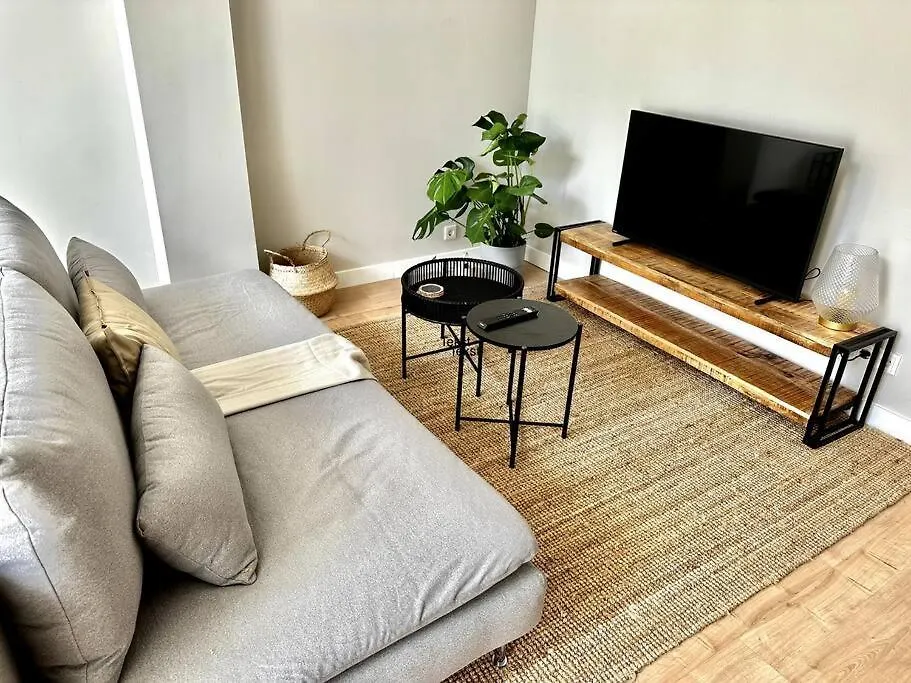 Aurora 2 Bedroom Apartment Rotterdam